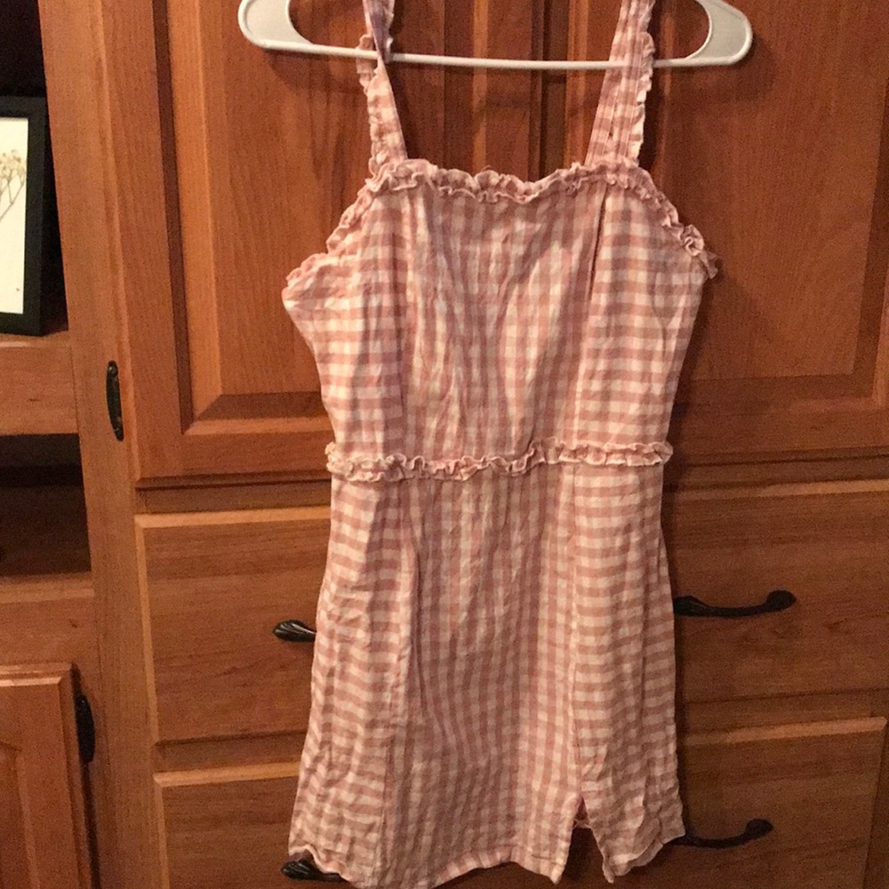 M sized dress runs like a small